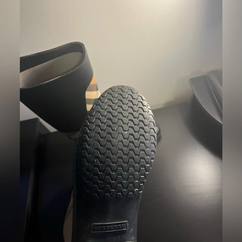Burberry rain boots. - Picture 2 of 2